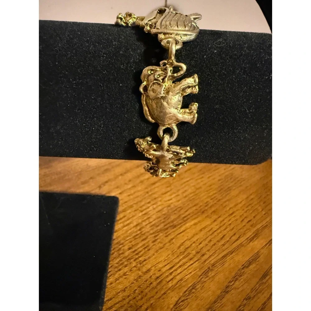 Vintage Noahs Ark Animal Link Bracelet Gold Tone Elephant Giraffe Religious